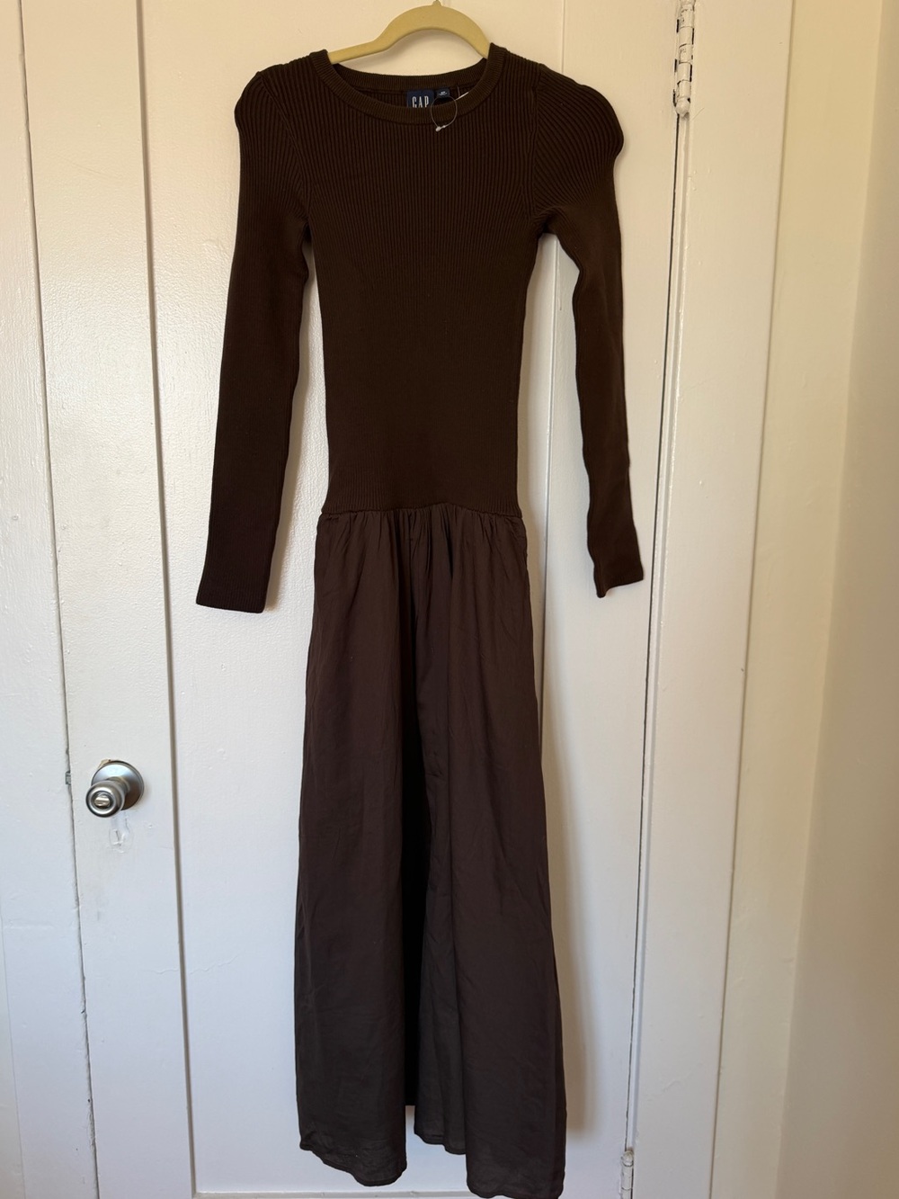 GAP Women’s Dark Brown Long-Sleeve Ribbed Jumpsuit
